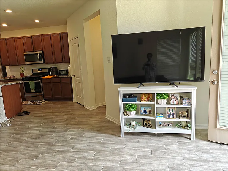 1270 Glendora Dr — Photo 24