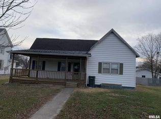 110 N Oak St, Assumption, IL 62510