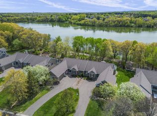 10123 Waterfront Dr, Woodbury, MN 55129