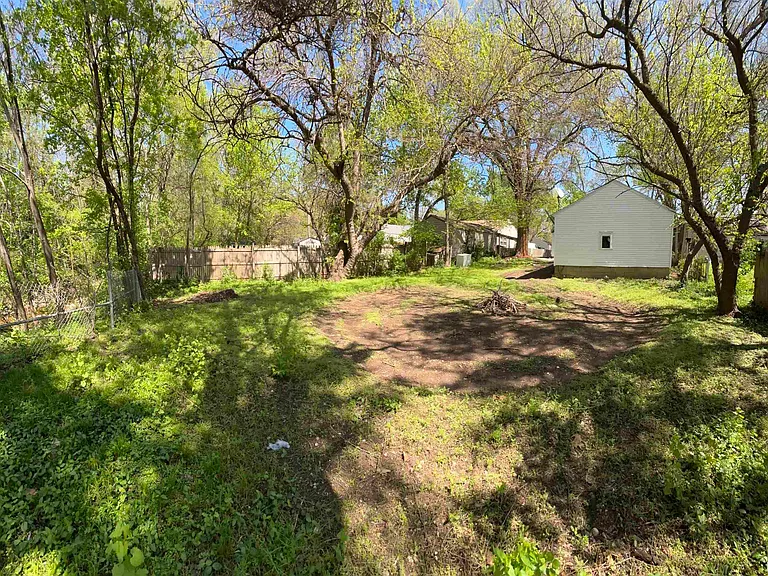 1703 N Valley Ave — Photo 34