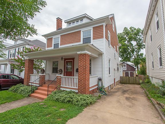 3rd image of 812 Charlotte St