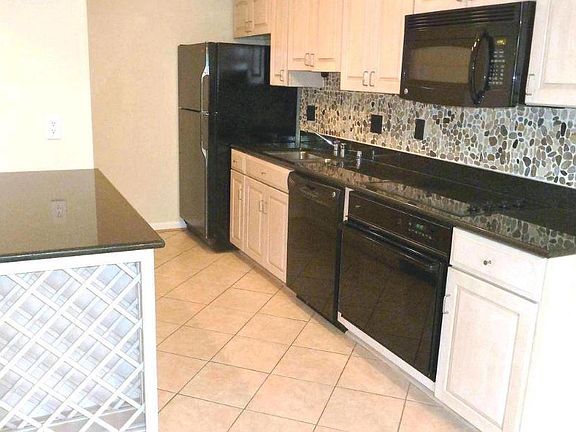 4th image of 1211 S Eads St APT 1104