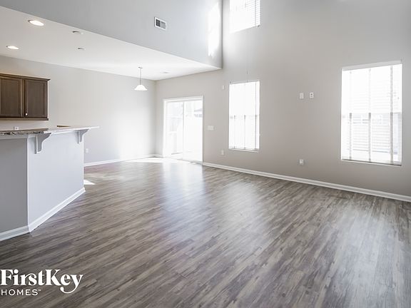 3rd image of 521 Lateleaf Dr