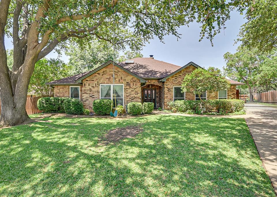 1st image of 2704 Serenade Ct