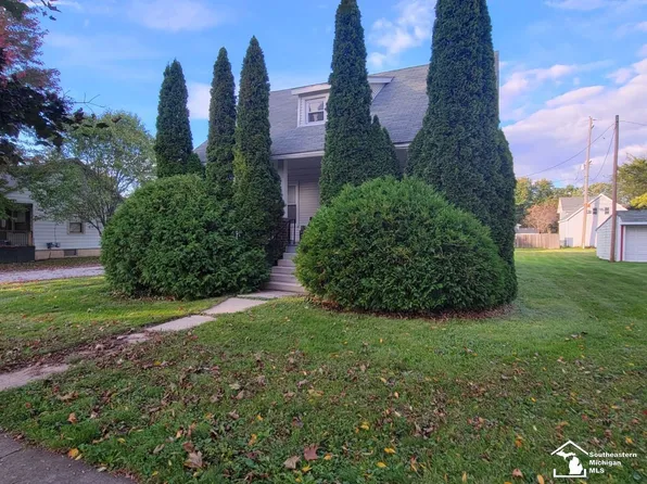 221 Gasner St, Blissfield, MI 49228