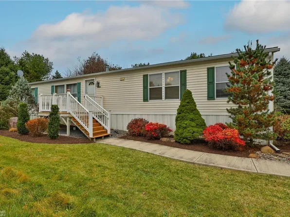 4446 Grey Wolf Ln, Orefield, PA 18069