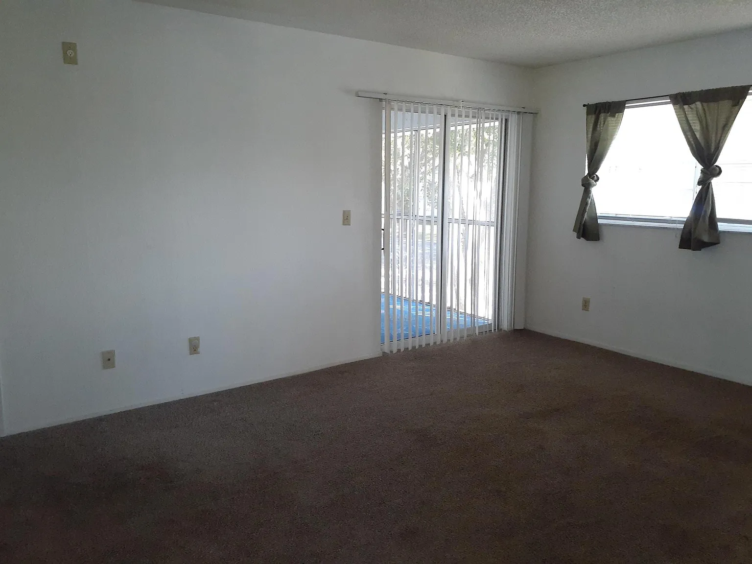 2 bed, 837 sqft, $1,350 — Photo 4