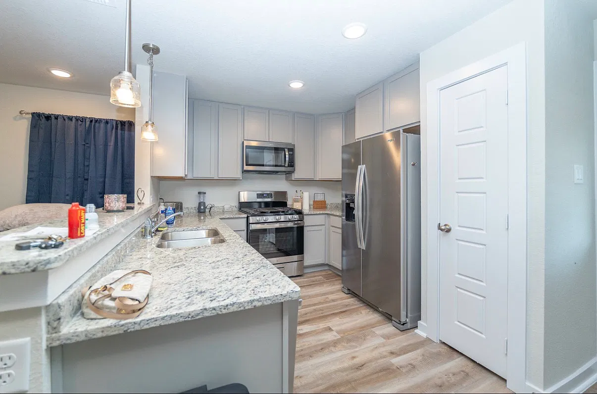 3 bed, 2.5 bath, 1248 sqft, $1,595 — Photo 4