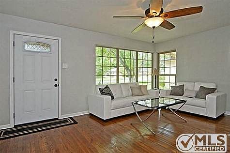 3rd image of 10202 Northlake Dr
