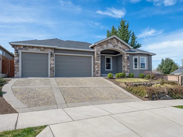 2715 Montara Dr, Medford, OR 97504