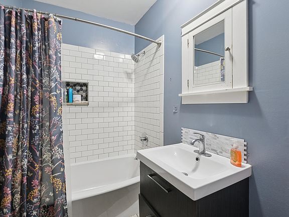 5th image of 2211 10th Ave S