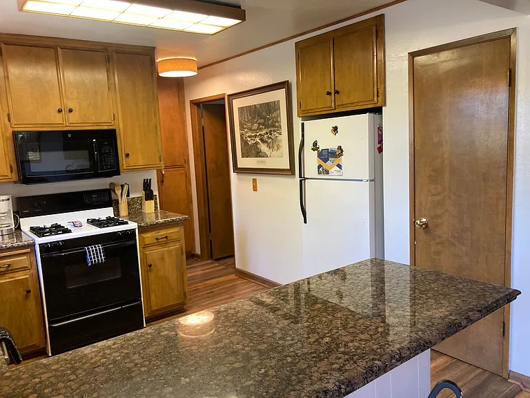 676 Grass Valley Rd — Photo 19