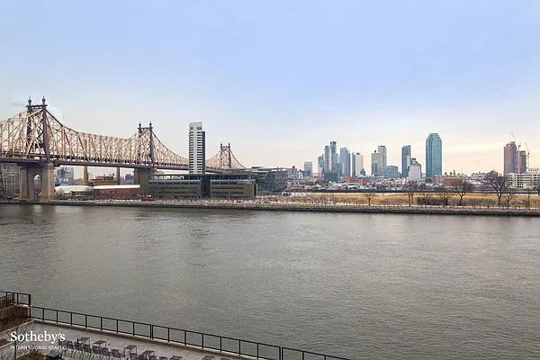 Sold by Sotheby's International Realty | media 2