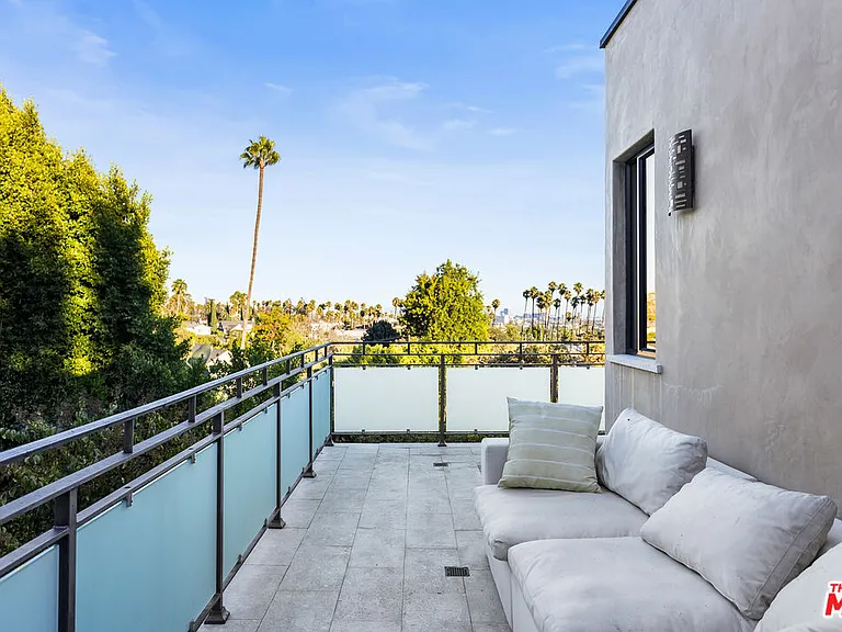7801 Hillside Ave — Photo 40