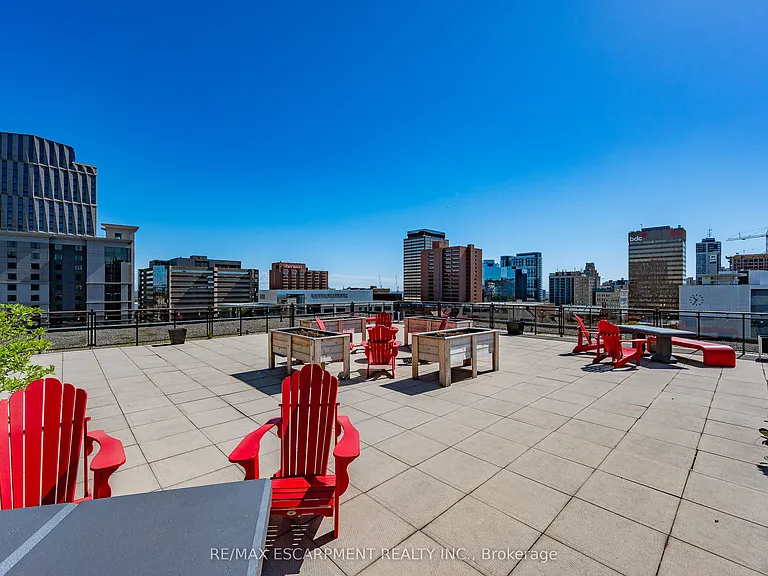 66 Bay St S #614 — Photo 36
