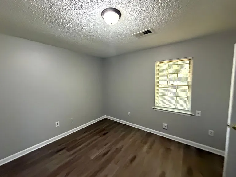 5596 Karen Dr — Photo 17