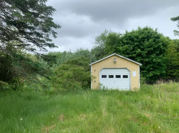 138-142 Swan Lake Avenue, Belfast, ME 04915