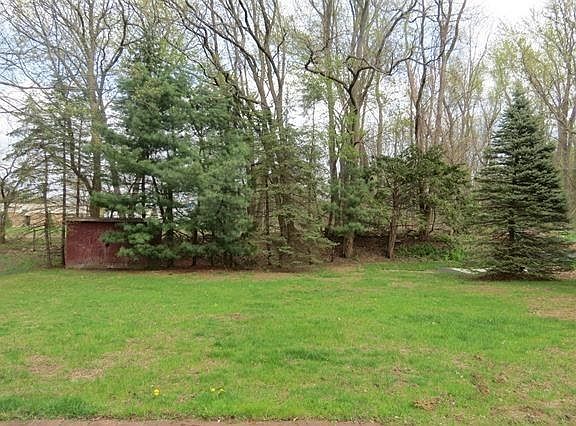 2nd image of 5 Shaker Dr