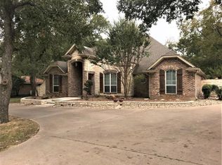 8904 Woodlawn Dr, Granbury, TX 76049
