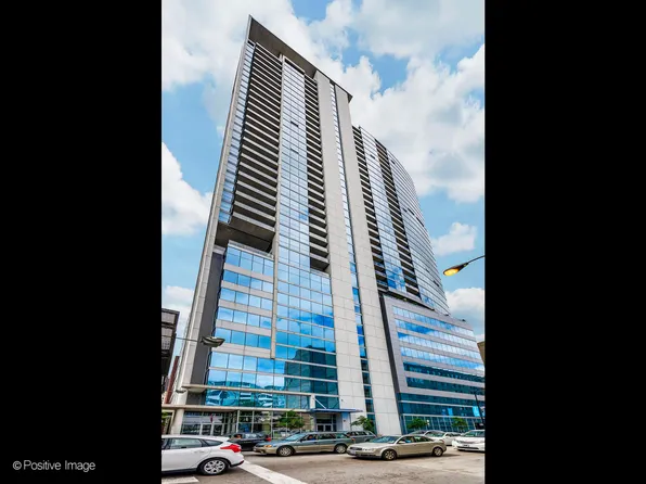 303 W Ohio St #1404, Chicago, IL 60654