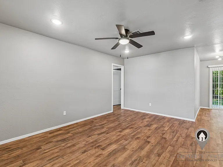 324 NW 89th St — Photo 13