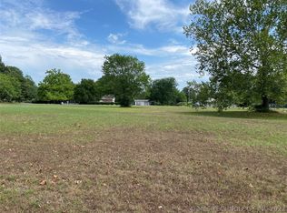 9 S St S, Muskogee, OK 74403