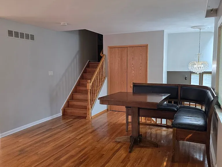 812 Leeds Ln — Photo 14