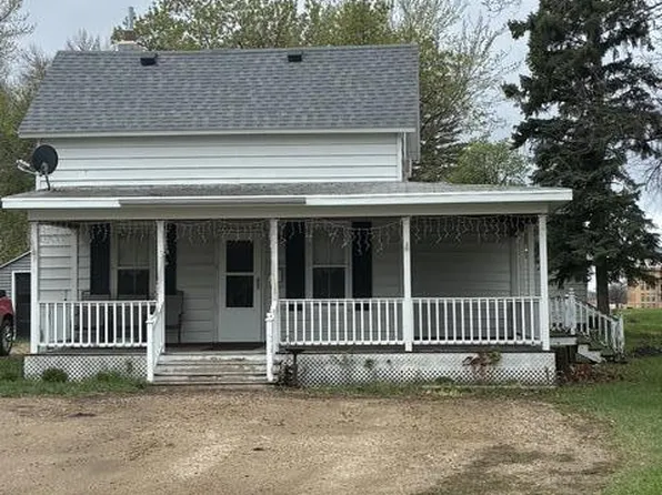410 W 6th St, Grafton, ND 58237