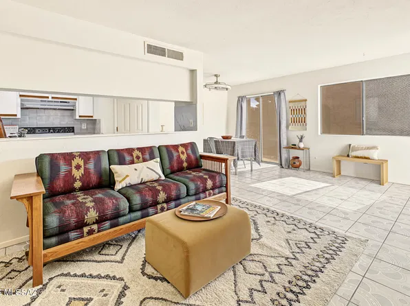 6541 E Calle La Paz Unit C, Tucson, AZ 85715