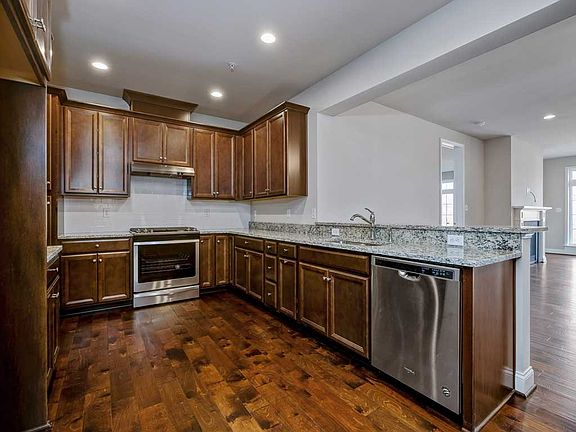 3rd image of 443 Roebling Ct