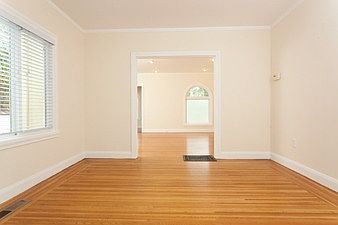 LR 3 :: 1704 Broadway