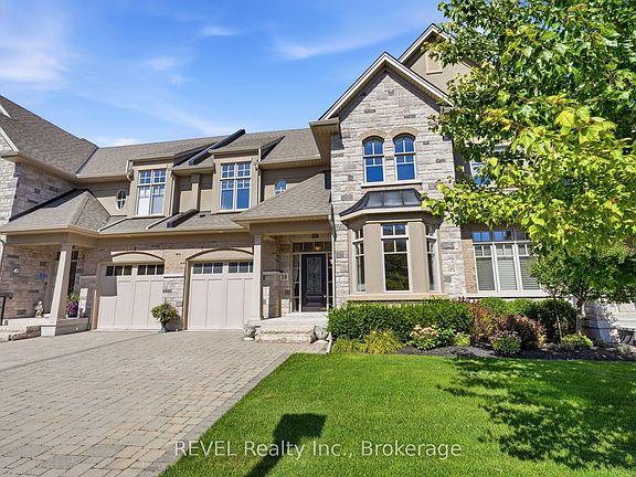 4th image of 10 Evergreen Ln