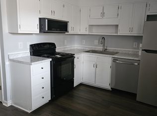 402 Crestview Dr #B, Summerville, SC 29485