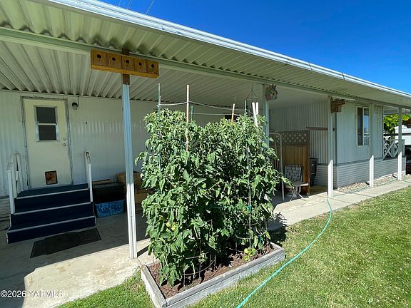 2nd image of 8301 Tieton Dr