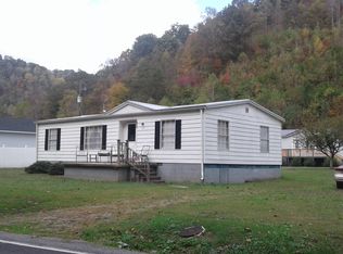 5320 Raccoon Rd, Raccoon, KY 41557