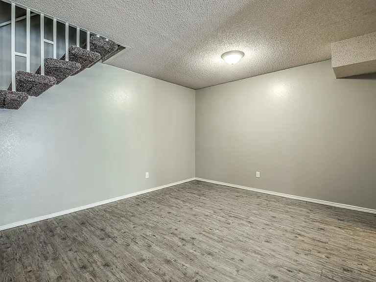 5302 Kenosha Ave — Photo 32