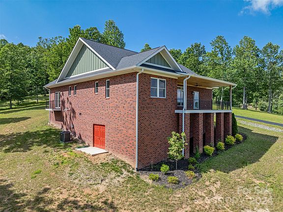 2nd image of 45 Viewmont Dr
