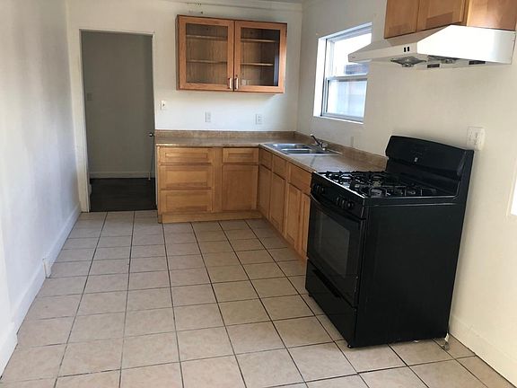 4th image of 2508 Downer Ave