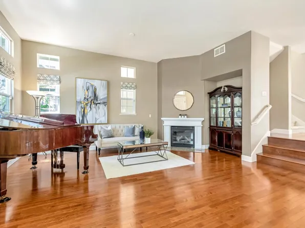 2332 Azevedo Pkwy, San Jose, CA 95125