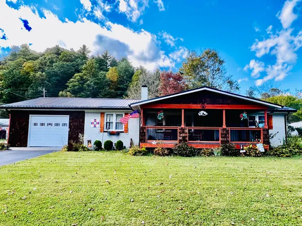 247 Fairground Ln, Mountain City, TN 37683