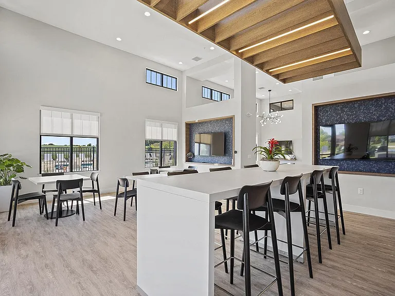 Tivoli Green Apartments & Townhomes — Photo 19