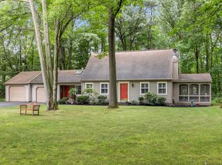 449 Sunderland Woods Rd, Colchester, VT 05446