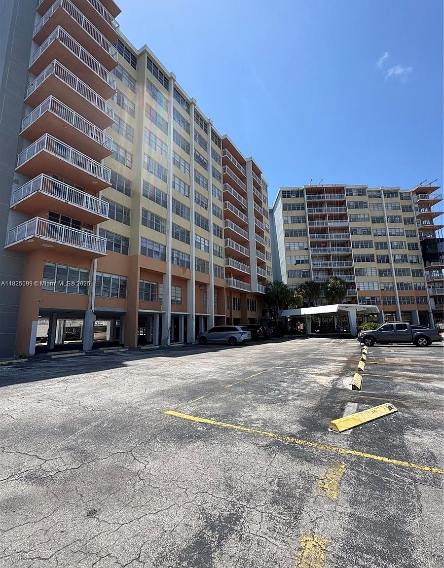 2025 NE 164th St APT 206, North Miami Beach, FL 33162 | MLS