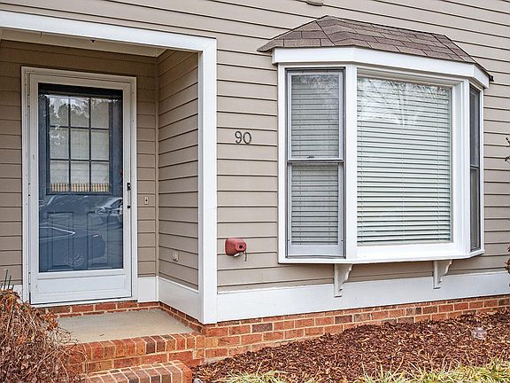 3rd image of 90 Forest Oaks Dr