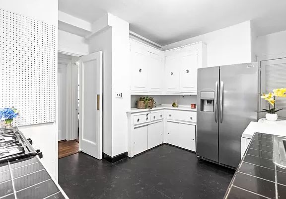 3rd image of 41 W 82nd St APT 2C