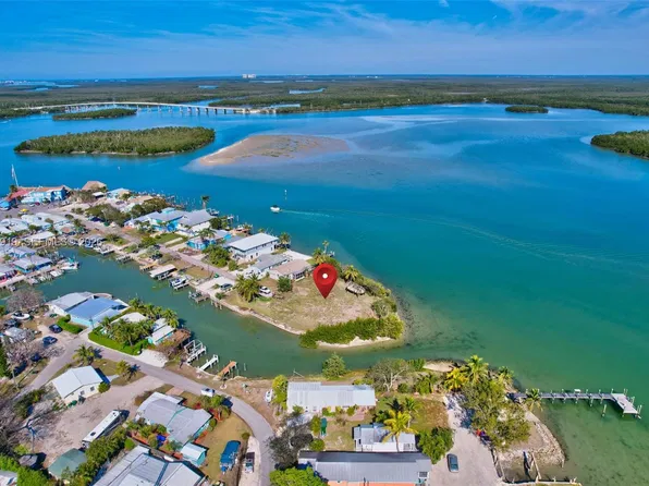 103 Bayshore Way, Goodland, FL 34140