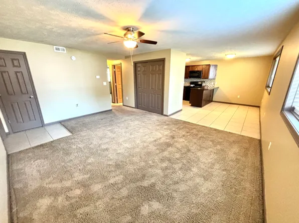 2610 Piccadilly Ct #F-03, Lincoln, NE 68512