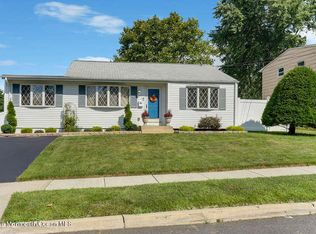 12 Holly St, Old Bridge, NJ 08857
