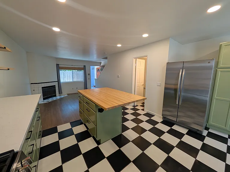 4510 Campus Ave #5 — Photo 10