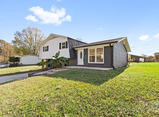 2565 Belshire Dr, Conover, NC 28613